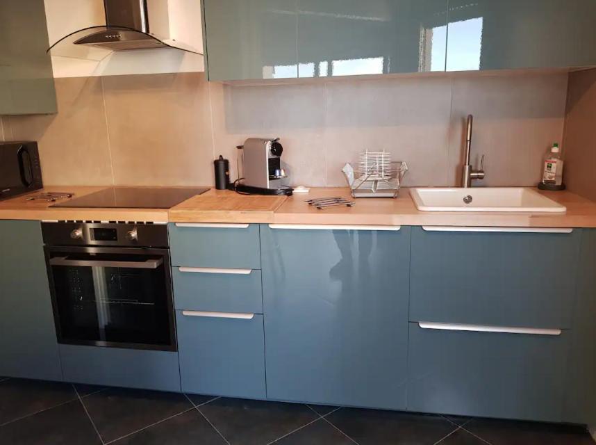 Apartment Splendide T2 Face A La Mer, Terrasse, Wifi Hendaye